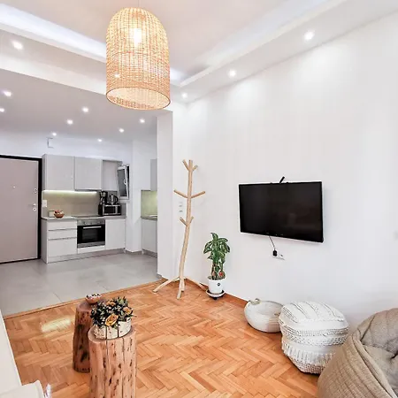 Apartment Stunning Next To Acropolis And Metro
